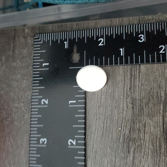 Simple White Disc Earrings E1005 - Picture 3 of 3